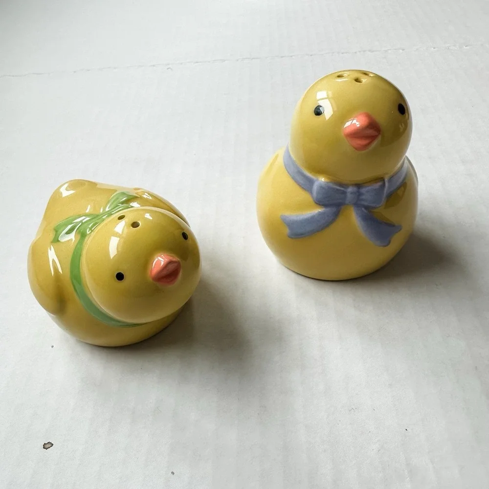 Hallmark Easter‎ Chirping Chick Salt & Pepper Shakers, Collector, Ceramic